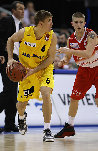 间的球员登 间的球员登