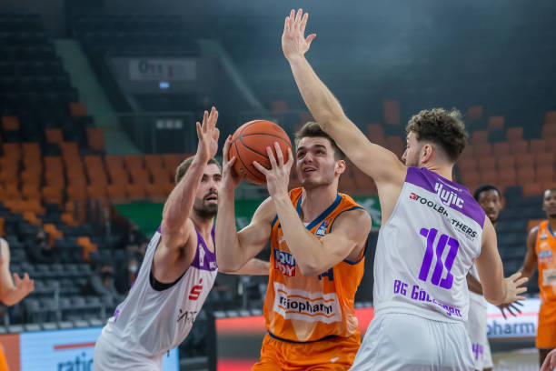 覆盖到两个 覆盖到两个